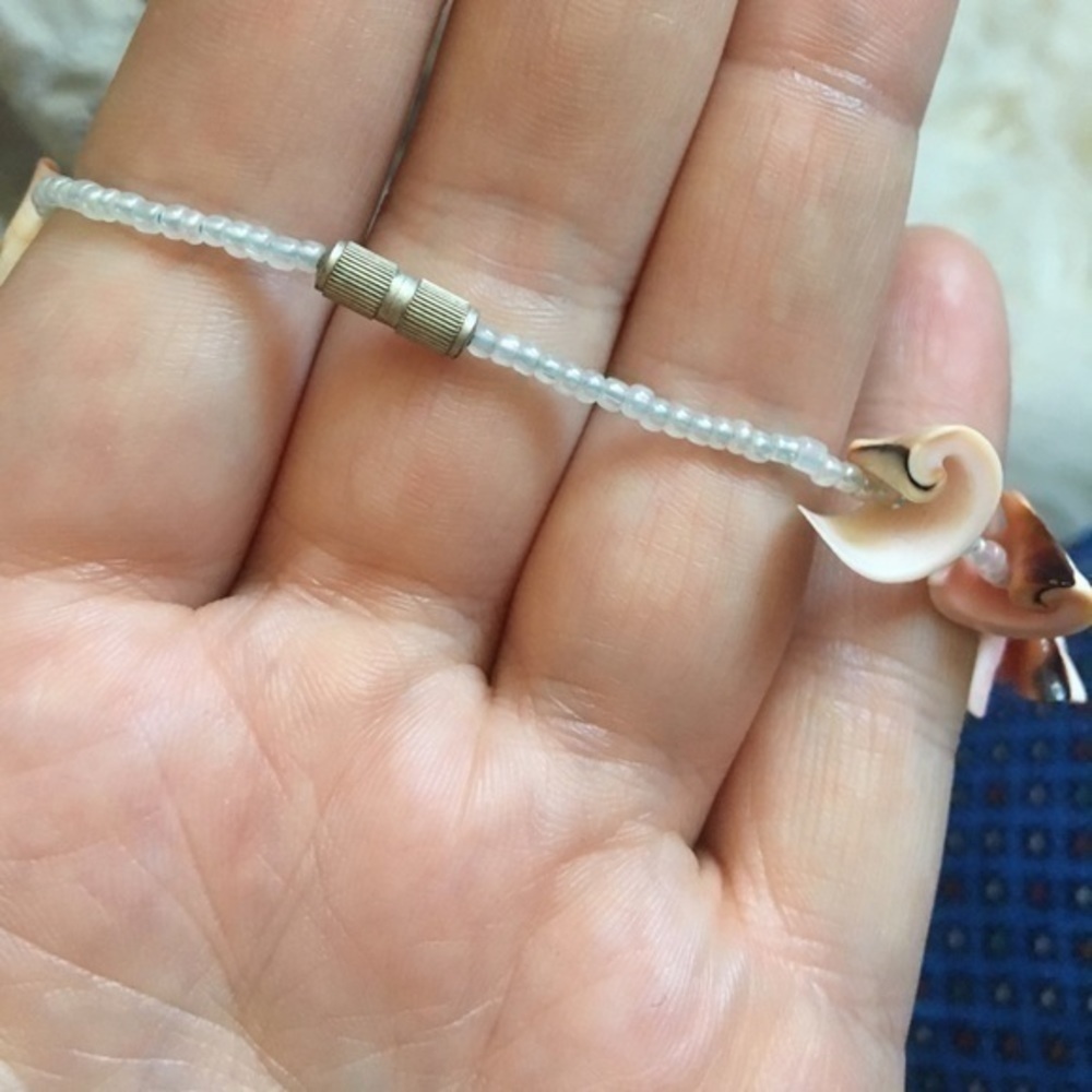 Shell Necklace - Picture 3 of 3